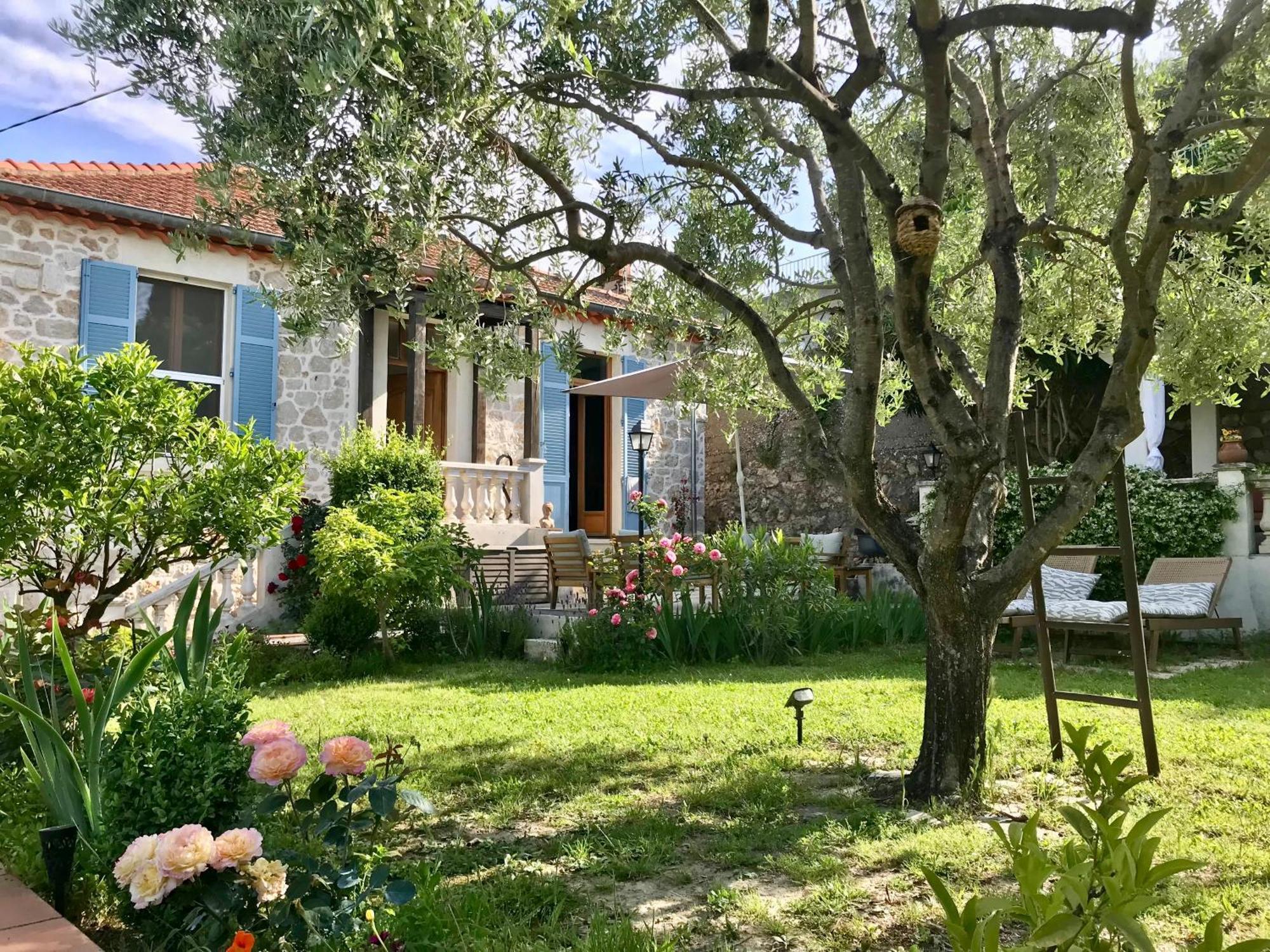 Bed & Breakfast La Thebaide Grasse